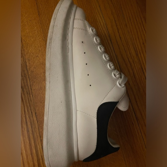 Alexander McQueen Oversized sneakers - Picture 2 of 7